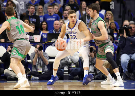 Lexington, Kentucky, USA. 14 Nov, 2018. Die Kentucky Reid Travis Beiträge während eines NCAA Basketball Spiel zwischen den Kentucky Wildkatzen und der North Dakota Kampf gegen die Falken an der Rupp Arena in Lexington, Kentucky. Kevin Schultz/CSM/Alamy leben Nachrichten Stockfoto
