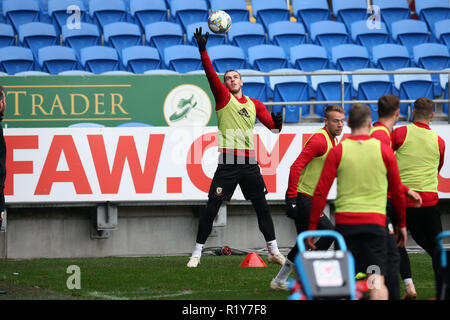 Cardiff, Wales, UK. 15. Nov 2018. Gareth Bale von Wales Wales in Aktion während der Fußball-Gruppe Ausbildung an der Cardiff City Stadium in Cardiff, South Wales am Donnerstag, den 15. November 2018. Das Team bereitet sich auf ihre UEFA Nationen Liga Match gegen Dänemark morgen. pic von Andrew Obstgarten/Alamy leben Nachrichten Stockfoto