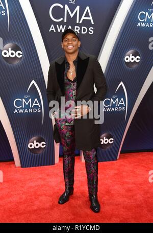 Nashville, TN, USA. 14 Nov, 2018. Jimmie Allen in der Ankunftshalle auf der 52. jährlichen CMA Awards - Ankünfte, Bridgestone, Arena, Nashville, TN 14. November 2018. Credit: Derek Sturm/Everett Collection/Alamy leben Nachrichten Stockfoto