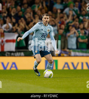 Aviva Stadium, Dublin, Irland. 15 Nov, 2018. Internationaler Fußball-freundlich, Republik Irland gegen Nordirland; Michael Smith am Ball für Nordirland Credit: Aktion plus Sport/Alamy leben Nachrichten Stockfoto