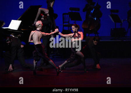 Tango Fire Dance Performance in Sydney, Australien. Stockfoto
