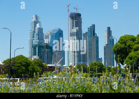 Business Center Gebäude in Riverfront. Buenos Aires, Argentinien Stockfoto