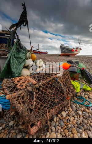 Fischerboote am Strand von Bier in South Devon. Stockfoto