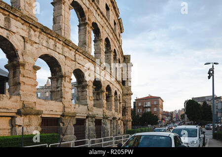 Römische Amphitheater, das Kolosseum in Pula, Istrien, Kroatien Stockfoto