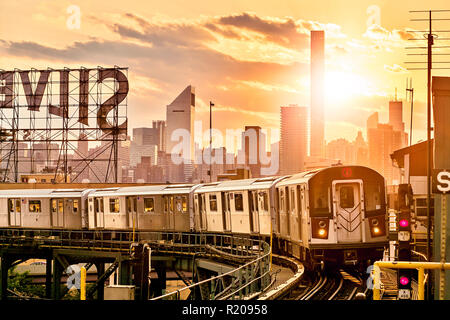 Nr. 7 U-Bahnhof Long Island City, Queens, Queensboro Plaza, New York City Stockfoto