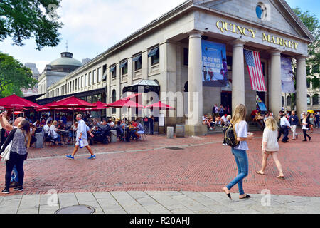 Außerhalb von Boston Quincy Market, der Innenstadt von Boston, Massachusetts, USA Stockfoto