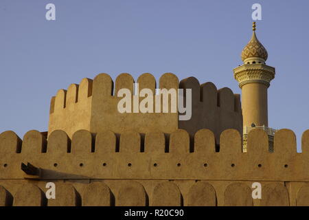 Blick auf die Straße von Nizwa berühmten Festung, Oman. Stockfoto