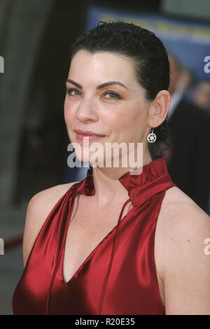 Julianna Margulies 10/10/04 Anchorman - Die Legende von Ron Burgundy @ Grauman's Chinese Theater, Hollywood Foto von kazumi Nakamoto/HNW/PictureLux (28. Juni 2004) Stockfoto