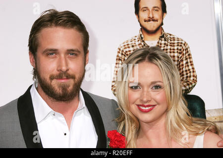 Ryan Gosling, Mandi Gosling (Schwester) 10/02/07 'Lars und die echten Mädchen" Premiere @ Die Akademie der Künste und Wissenschaften, Beverly Hills Foto von Ima Kuroda/HNW/PictureLux (2. Oktober 2007) Stockfoto