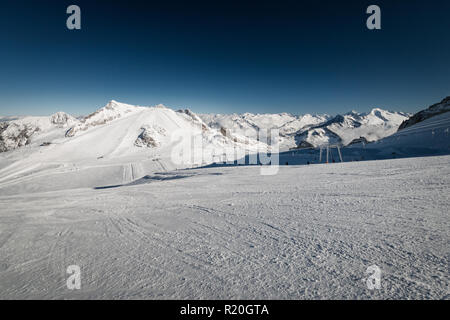 Panorama der österreichischen Skigebiet Hintertuxer Gletscher in der Region Tirol Stockfoto