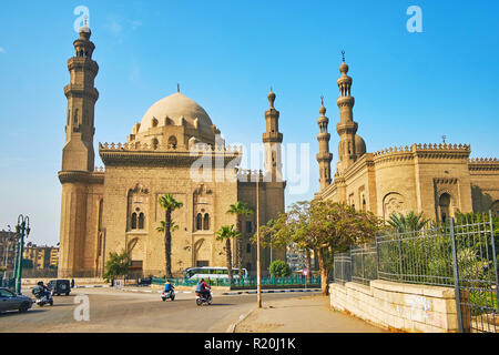 Die malerische historische Moscheen von Sultan Hassan und Al-Rifa' ich in Salah El-Deen Platz von Kairo, Ägypten. Stockfoto