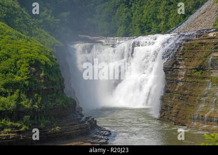 Wasser fällt in Letchworth State Park in New York Stockfoto