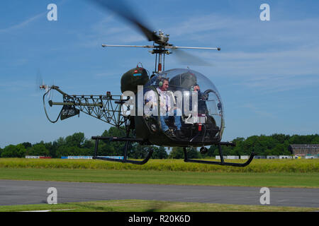 Bell 47 Sioux am Flugplatz Breighton, Hull. Stockfoto