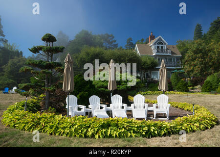 Residenz am Ufer entlang Pfad in Bar Harbor, Maine, USA. Stockfoto