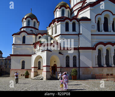 Neue Athos, Abchasien - Juni 3. 2018. Hof in Nowy Afonsky für Männer Kloster Stockfoto