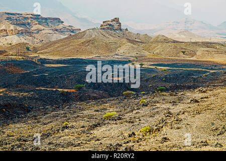 Mondlandschaft rund um Dorf Al Ya, Oman. Stockfoto