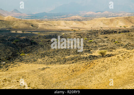 Mondlandschaft rund um Dorf Al Ya, Oman. Stockfoto