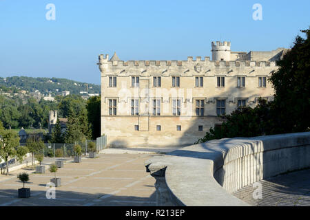 Musée du Petit Palais, während das Papsttum in Avignon, Avignon Provence 1318-20. Jetzt ein Museum und eine Kunstgalerie. Stockfoto