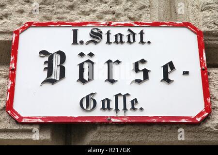 Wien, Österreich - Börse Börse Gasse (Straße) Straßenschild in der Altstadt. Stockfoto