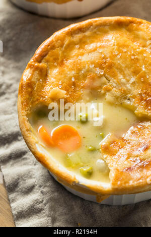 Hausgemachte individuelle Huhn Töpfe Torten bereit zu Essen Stockfoto