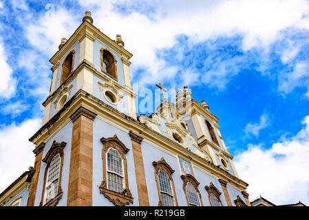 Fassade eines alten Kirche im 18. Jahrhundert im Barockstil und Kolonialstil der Gottesmutter vom Rosenkranz in Savador in Bahia Stockfoto