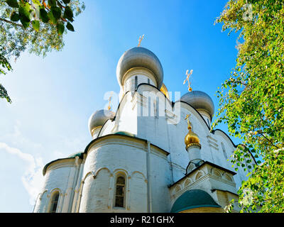 Kathedrale der Muttergottes von Smolensk des Neujungfrauenklosters in Moskau in Russland Stockfoto