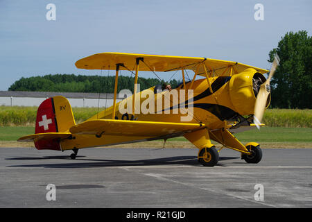 Bucker BU133, Jungmeister G-AXMT auf dem Flugplatz Breighton, Hull, Stockfoto