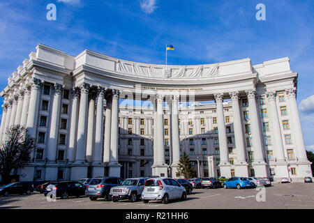 Gebäude der Staats- und Regierungschefs und Minister des Ministeriums für auswärtige Angelegenheiten der Ukraine Ukraine Kiew 06.11.2018 Stockfoto