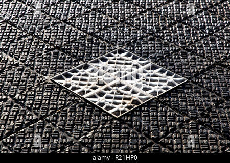 First Solar Radweg in Deutschland, in Erftstadt, einem 90 Meter langen Teststrecke mit Solarmodulen, die auf dem Boden, dass Strom erzeugen Stockfoto