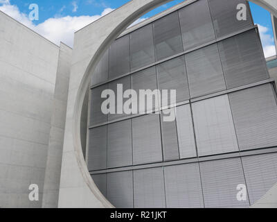 Architektur entlang der Spree von einem der Flusskreuzfahrten vom Stadtzentrum in Berlin Deutschland Stockfoto