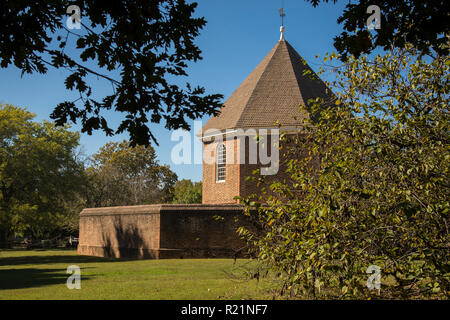 Magazin Gewehren und Pulver in Colonial Williamsburg zu speichern. Stockfoto