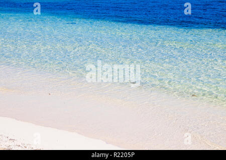 Klare blaue Wasser und den weißen Sand Strand in CANCUN Mexiko Stockfoto