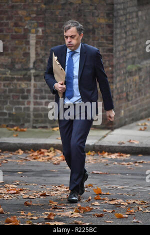 Geschäftsführer Julian Smith in Downing Street, London. Stockfoto