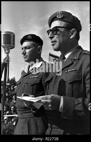 Israelische Armee leitender Mitarbeiter, Zvi Zur und allgemeine Chaim Barlev 1961 Stockfoto