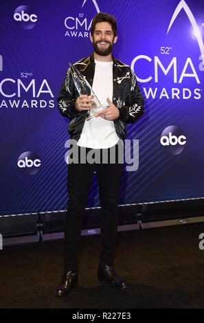 Nashville, TN, USA. 14 Nov, 2018. 14. November 2018 - Nashville, Tennessee - Thomas Rhett. Der 52. jährlichen CMA Awards, der Country Musik größte Nacht, bei Bridgestone Arena statt. Photo Credit: AdMedia Credit: AdMedia/ZUMA Draht/Alamy leben Nachrichten Stockfoto