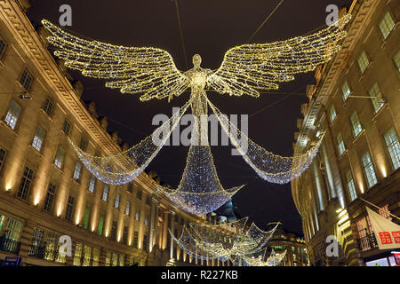 London, Großbritannien. 15. November 2018. Engel Weihnachten Lichter eingeschaltet in der Regent Street, London: Paul Brown/Alamy leben Nachrichten Stockfoto