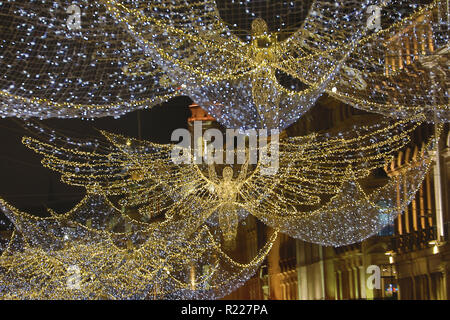 London, Großbritannien. 15. November 2018. Engel Weihnachten Lichter eingeschaltet in der Regent Street, London: Paul Brown/Alamy leben Nachrichten Stockfoto