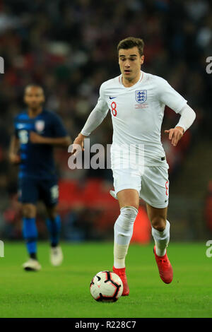 Wembley Stadion, London, UK. 15 Nov, 2018. Wayne Rooney Foundation International Fußball-freundlich, England gegenüber den Vereinigten Staaten von Amerika; Harry Winks von England Credit: Aktion plus Sport/Alamy leben Nachrichten Stockfoto