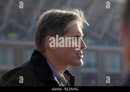 Seattle, Washington: Wsdot's Tunnel stellvertretender Administrator David Sowers diskutiert die endgültige Schließung des alaskischen Weise Viaduct und der Eröffnung des neuen SR 99 Tunnel. Der zwei Kilometer lange, gelangweilt Straßentunnel Austausch der alaskischen Weise Viaduct, die State Route 99 in der Innenstadt von Seattle aus der SODO Nachbarschaft zu South Lake Union. e-of-the-art Tunnel. Credit: Paul Christian Gordon/Alamy leben Nachrichten Stockfoto