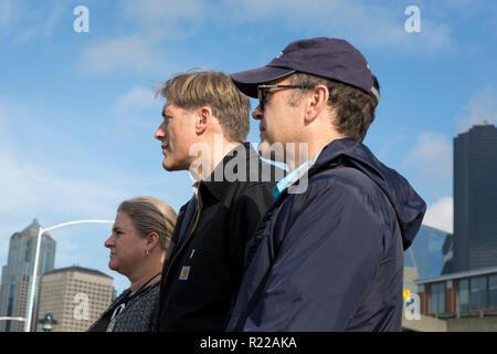 Seattle, Washington: King County Metro Geschäftsführer Bill Bryant (r), Wsdot's Tunnel stellvertretender Administrator David Sowers (Mitte) und SDOT Director's in der Innenstadt von Mobilität Heather Marx auf einer Pressekonferenz die endgültige Schließung des alaskischen Weise Viaduct und der Eröffnung des neuen SR 99 Tunnel zu diskutieren. Der zwei Kilometer lange, gelangweilt Straßentunnel Austausch der alaskischen Weise Viaduct, die State Route 99 in der Innenstadt von Seattle aus der SODO Nachbarschaft zu South Lake Union. Credit: Paul Christian Gordon/Alamy leben Nachrichten Stockfoto