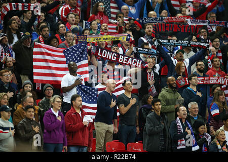 London, Großbritannien. 15. November 2018. USA Fans. Internationaler Fußball-Freundschaftsspiel, England V USA im Wembley Stadion in London am Donnerstag, den 15. November 2018. Bitte beachten Sie die Bilder sind nur für den redaktionellen Gebrauch bestimmt. pic von Andrew Obstgarten/Andrew Orchard sport Fotografie/Alamy leben Nachrichten Stockfoto