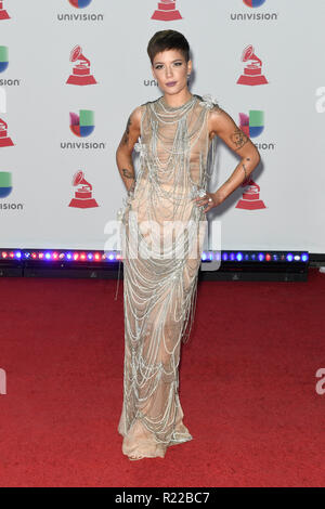 Las Vegas, NV, USA. 15 Nov, 2018. Halsey am 19. Latin Grammy Awards am 15. November 2018 im MGM Grand Garden Arena in Las Vegas, Nevada. Credit: Damairs Carter/Medien Punch/Alamy leben Nachrichten Stockfoto