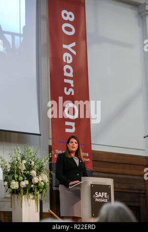 London, Großbritannien, 15. November 2018 - Caroline Nokes - Minister für Einwanderung spricht auf Kindertransport Gedenken. 80 Jahre nachdem sie von Großbritannien gespeichert waren, die Überlebenden der Kindertransport haben eine Erklärung drängt die Regierung, mehr Routen zu Heiligtum für Kind Flüchtlinge ausgestellt. Tausend Menschen einschließlich der wichtigsten Politiker, Prominente, religiösen Führer, führende Politiker, hohe Profil Anhänger der Flüchtling childrenÕs rechte sammeln, in einem Fall in Großbritannien, die von Nächstenliebe Safe Passage im Euston, London organisiert, um den 80. Jahrestag der Kindertransport zu gedenken. Credit: Dinendra Hari Stockfoto