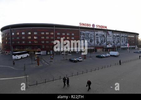 Der tschechischen Fußball-Team SK Slavia Praha umbenannt home Stadion Eden Arena in Prag, Tschechische Republik, zu Sinobo Stadion. Das Stadion wird nach einem chinesischen Unternehmen, die in Kürze Eigentümerstruktur der Club geben Sie benannt werden. Auf dem Foto ist das Stadion mit dem neuen Namen in Prag, Tschechische Republik, am 15. November 2018 gesehen. (CTK Photo/Michal Kamaryt) Stockfoto