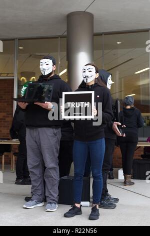 Vegan Aktivisten bilden ein " Cube der Wahrheit' an der Universität von Oregon in Eugene, Oregon, USA. Stockfoto