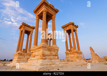 Palmyra Homs Governatorat, Syrien - 26 Mai, 2009: Der tetrapylon von Palmyra in den Kolonnaden Straße. Es bestand aus einer quadratischen Plattform Lager an e Stockfoto