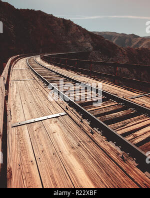 Goat Canyon Trestle alten Bahnhof Brücke in San Diego, Kalifornien, USA. Dieses hölzerne Brücke überspannt eine lange Schlucht, aber die Bahn hat für den Menschen geschlossen Stockfoto