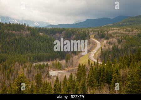 Blick in ein Tal in den Rocky Mountains bei Schafen River Provincial Park, Alberta, Kanada Stockfoto