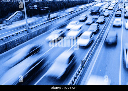 Autos auf der Autobahn mit Motion blur Stockfoto