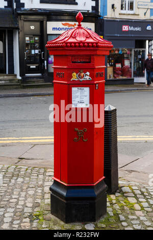 Replica Penfold viktorianischer Säule, in Agincourt Square, Monmouth Stockfoto